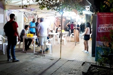 Con amplia convocatoria se realizó "La Noche de las Vacunas"