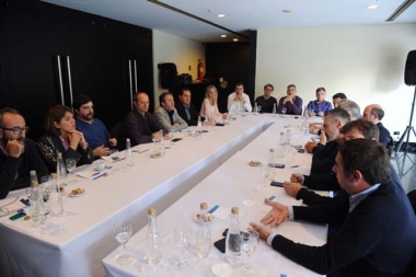 Randazzo congregó legisladores y almorzó con Insaurralde: insiste con el pedido de las PASO