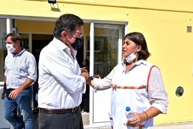 Sileoni en una escuela de Guido: “Es una obligación estar en todos los distritos”