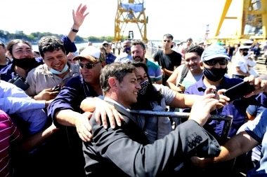 Kicillof y Taiana encabezaron la botadura de una embarcación del Astillero Río Santiago