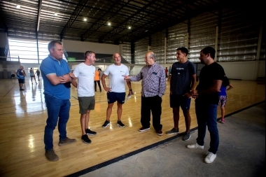 Después de su inauguración, Paredi visitó el Polideportivo de Santa Clara del Mar