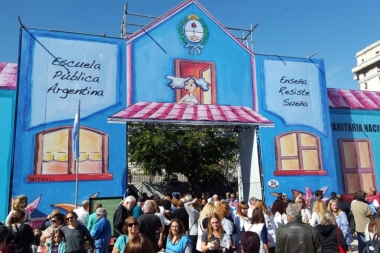 Gremios docentes mudarán la "escuela itinerante" frente a la legislatura bonaerense