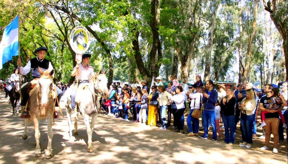 Con música, bailes y desfiles tradicionales, se celebró la Fiesta Criolla de Agustina