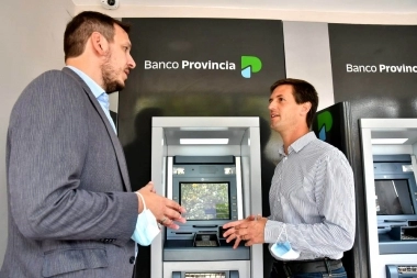 Mantegazza y Cuattromo inauguraron cajeros automáticos en Alejandro Korn
