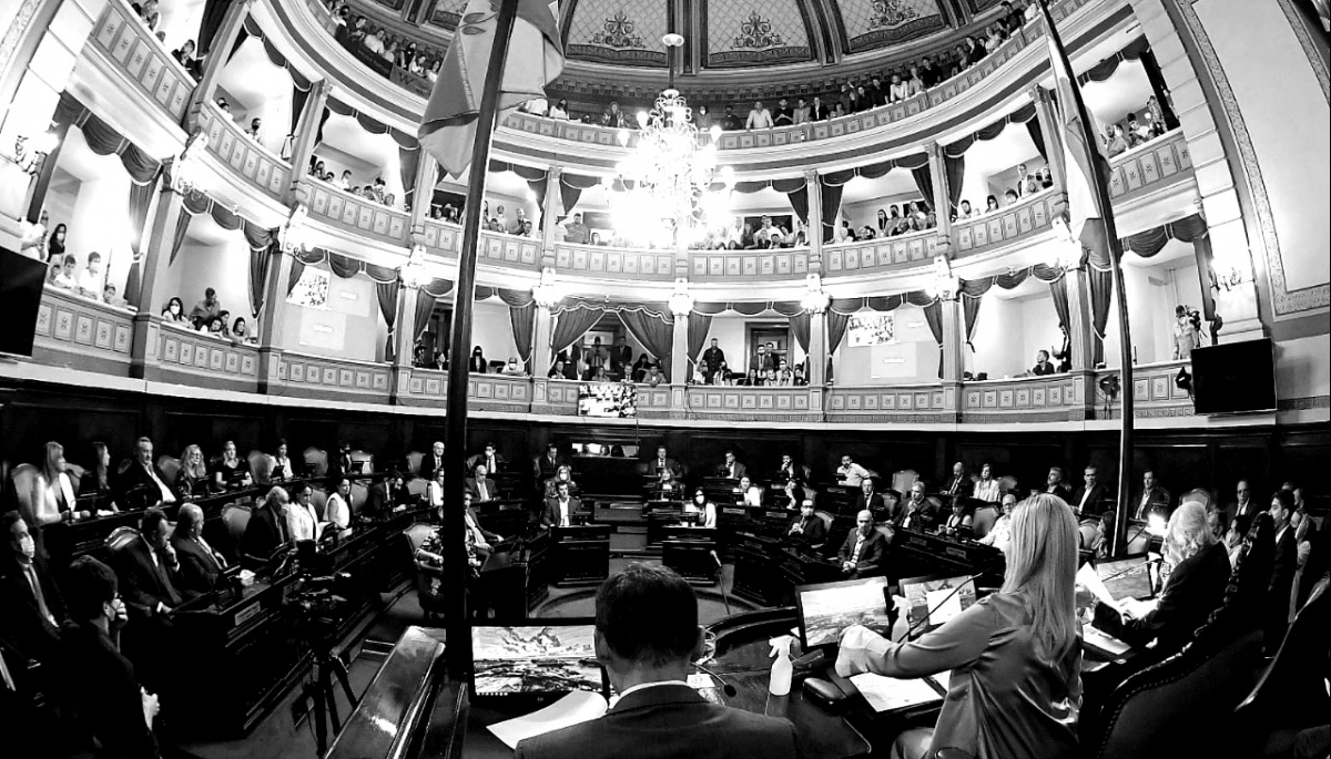 A puertas cerradas: impidieron la entrada a los palcos del Senado en la última sesión