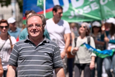 Udocba sostiene que “los docentes mantienen la expectativa de que el gobierno haga una propuesta en serio”