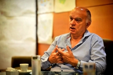 Grindetti pide que los municipios controlen los planes sociales