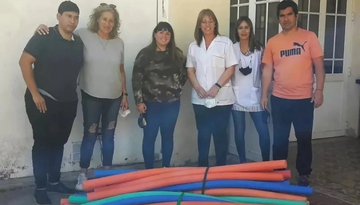Revuelo en redes: el Municipio de Rojas donó “flota-flota” a una escuela primaria