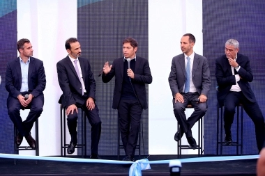 Con la mira en la “inversión privada y empleo”, Kicillof visitó una empresa en Pilar