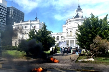 Una diputada bonaerense pide suspender planes sociales a quienes corten las calles