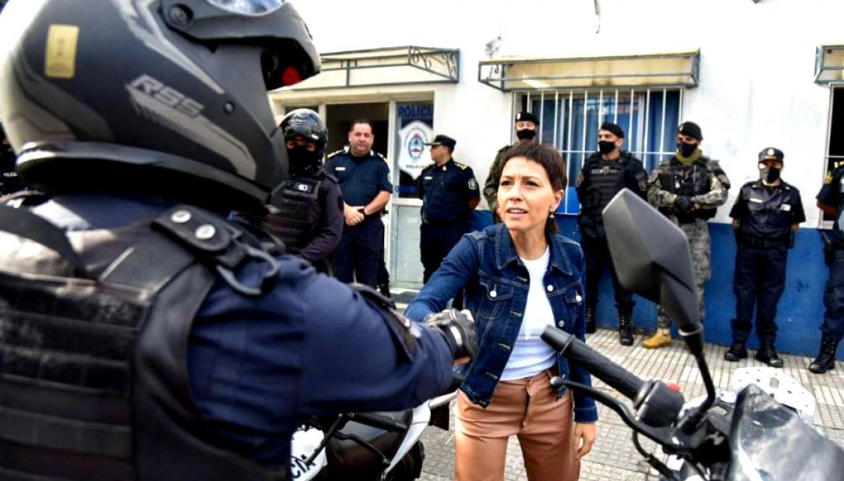Mayra Mendoza supervisó un operativo policial para evitar delitos en Quilmes