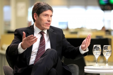 Abal Medina quiere la "licencia" de Espinoza en el PJ Bonaerense, si es que es candidato de CFK