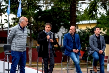 Kicillof con Grindetti: destacó la importancia de estar un distrito de otro “signo político”