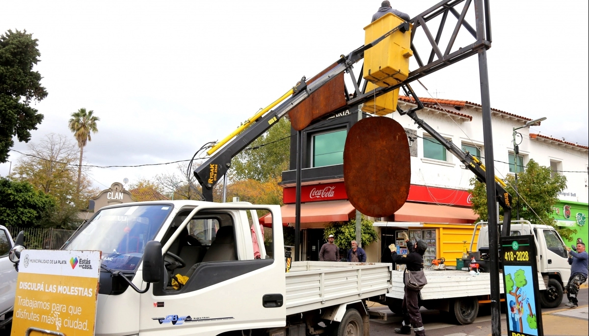 Se viene la renovación: quitaron el arco de ingreso a City Bell para restaurarlo