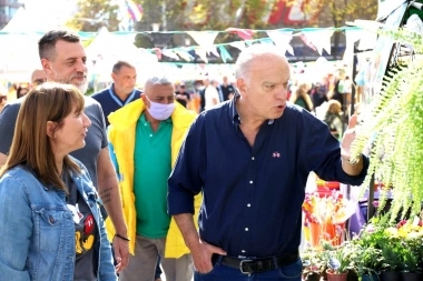 Grindetti y Kravetz visitaron una feria de emprendedores en Remedios de Escalada