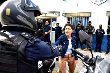 Mayra Mendoza supervisó un operativo policial para evitar delitos en Quilmes