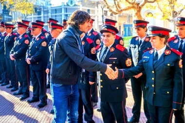 En el día del bombero voluntario, Andreotti acompañó en un acto a los Bomberos de San Fernando