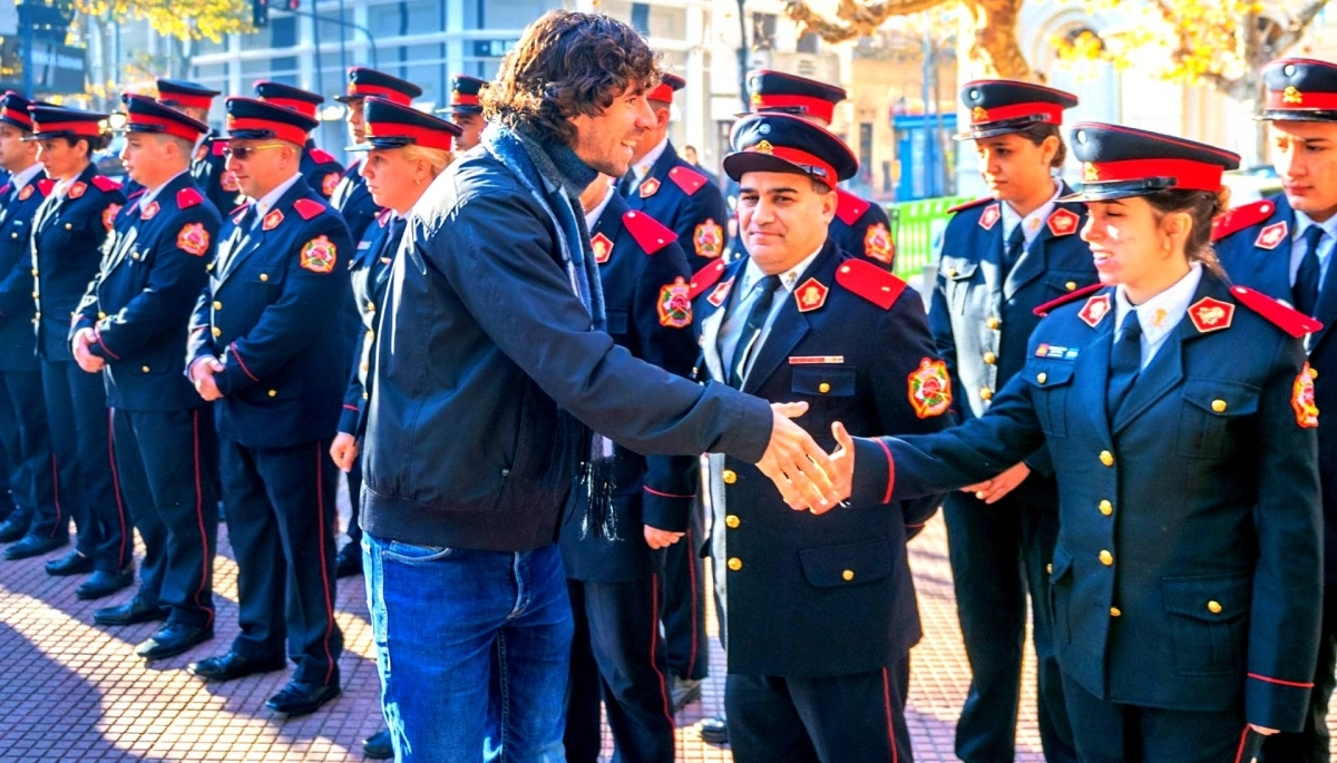 En el día del bombero voluntario, Andreotti acompañó en un acto a los Bomberos de San Fernando
