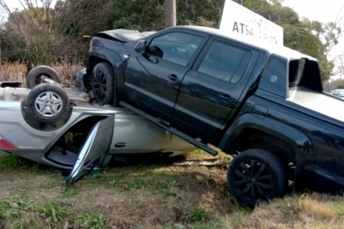 Conmoción por un accidente fatal en Los Hornos que terminó con un muerto