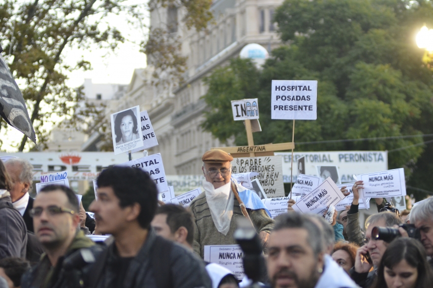 Galería de fotos de #LaPlazaDeLosPañuelos: histórica marcha contra el 2x1 a represores