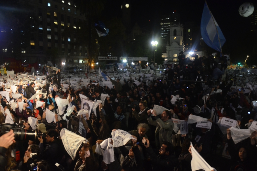Galería de fotos de #LaPlazaDeLosPañuelos: histórica marcha contra el 2x1 a represores