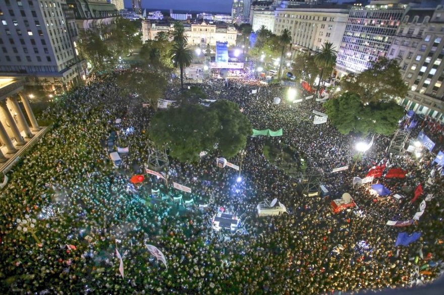 #LaPlazaDeLosPañuelos: medio millón de personas se movilizaron contra el 2x1 a represores