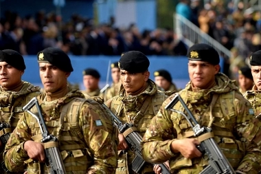 Aumento de sueldos: cuánto cobrarán los miembros de las Fuerzas Armadas