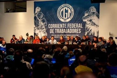 “Estamos transitando una época muy difícil”, dijo Kicillof en acto de la Corriente Federal la CGT