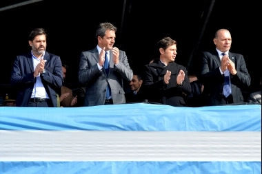 Kicillof, Massa y Berni juntos en la jura de cadetes de la Policía Bonaerense