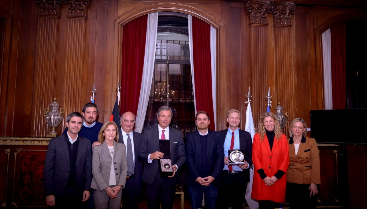 En una visita de relevancia, Sante se presentó en la Legislatura porteña