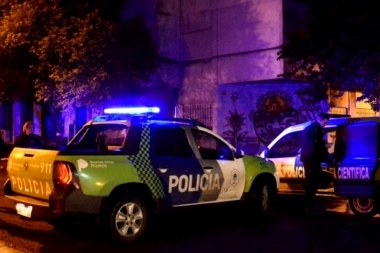 Video: un matrimonio de jubilados vivió una noche de terror en La Plata