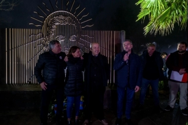 Con recordatorio especial, Paredi y Zabaleta inauguraron la Plaza Evita en Mar Chiquita