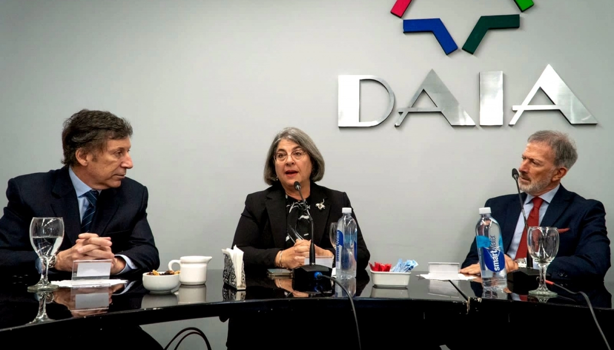 En una muestra de apoyo, Posse se mostró con autoridades de la DAIA