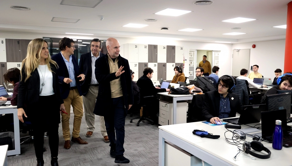 Plan Empleo Joven: Larreta visitó una empresa en Parque Patricios