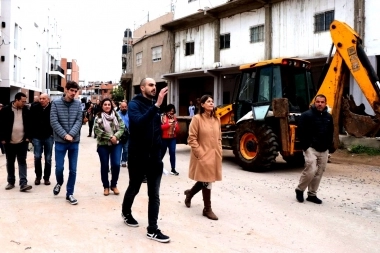 En trabajo conjunto con CABA, legisladores santafesinos de Juntos caminaron el Barrio 20