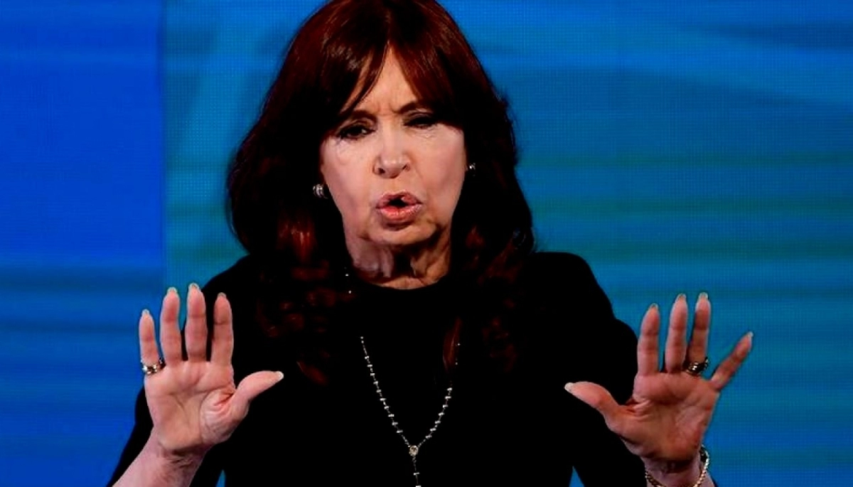 Cristina Kirchner expuso al fiscal y juez de su causa, y pidió su recusación