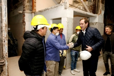 Vuelve "La Paris": Garro recorrió la histórica confitería que había cerrado en pandemia