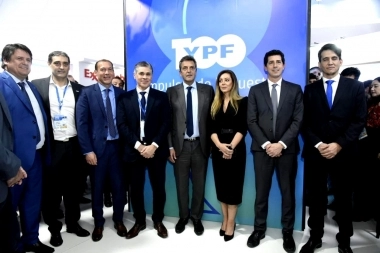 Para fomentar crecimiento, Massa encabezó anuncios en materia de de gas y petróleo