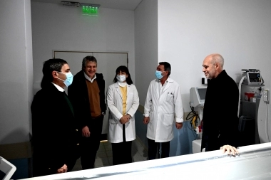 Larreta presentó equipamiento de última generación para el Hospital Álvarez