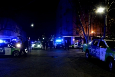No se aguanta más: asaltaron una tradicional pollajería de La Plata, se llevaron hasta zapatillas