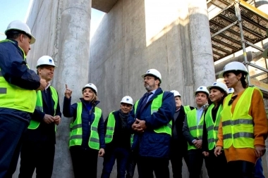 Malena Galmarini e intendentes recorrieron la mega obra de Sistema Agua Sur