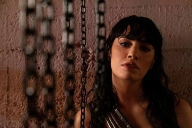 “Alerta mundial: 2 son 3”: Lali la vuelve a romper con su nuevo tema de Pop