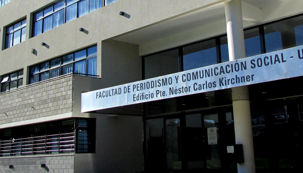 Video: otra vez piñas e insultos en la Facultad de Periodismo de La Plata