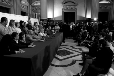 Negociaciones entre el Frente de Todos y Juntos para la sesión doble en la Legislatura