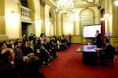 Garro anunció incentivos para capacitaciones y el trabajo en el mundo digital