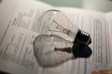 La Defensoría del Pueblo busca frenar el nuevo incremento en las tarifas eléctricas