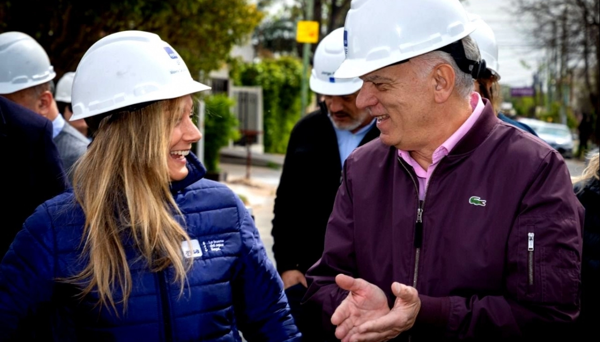 Galmarini y Grindetti recorrieron los avances de una millonaria obra cloacal Lanús