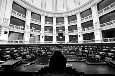 La suspensión de las PASO agita el avispero en los pasillos de la Legislatura