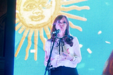 Según encuesta, Cristina ganaría los comicios, incluso si Randazzo es candidato