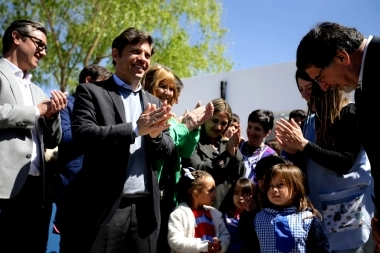 Kicillof inauguró tres escuelas y reiteró sus cuestionamientos a la gestión de Vidal